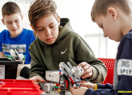 +73422250570 звонок из Робототехника и программирование Прогвартс