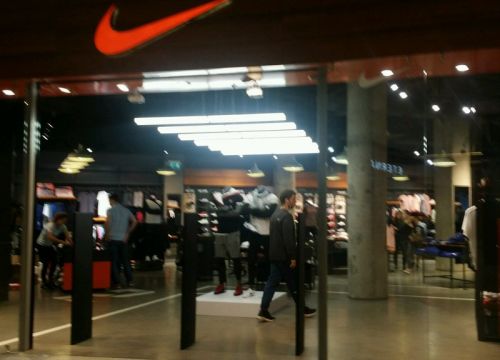 +74957822926 звонок из Nike