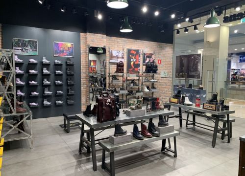 +74957823620 звонок из Dr. Martens