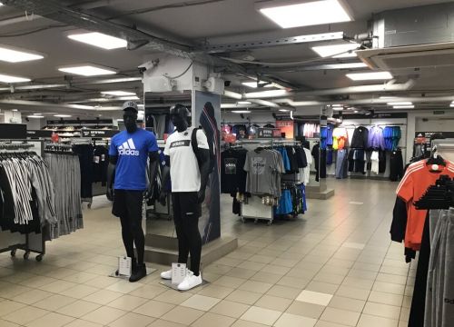 +74996700568 звонок из Adidas & Reebok Outlet
