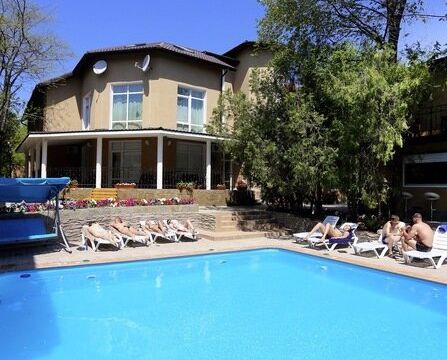 +78007070133 звонок из Hotel Cristal