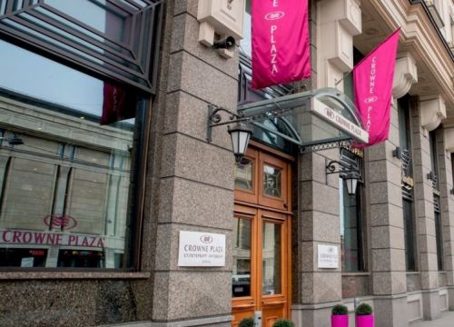 +78122440001 звонок из Crowne Plaza