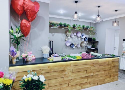 +79028873949 звонок из Spezia Цветочная мастерская