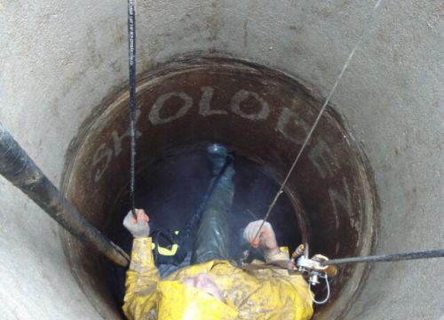 +79032460404 звонок из Старый колодец - чистка и ремонт колодцев