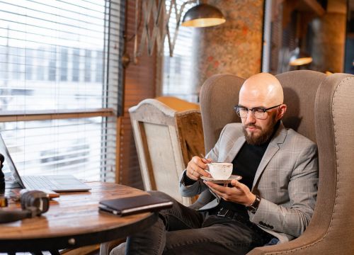 +79049040032 звонок из Чекбук