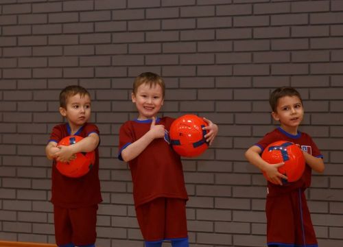 +79058770889 звонок из Юная Лига