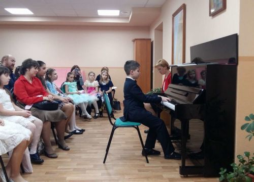 +79160332447 звонок из Пушкинская детская музыкальная школа № 2