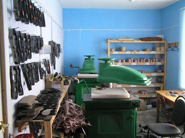 обувная фабрика кузнецк. кузнецкая обувная фабрика валенки детские с кожей. кузнецкая обувная фабрика. пензенская область г кузнецк обувная фабрика. обувная фабрика кузнецк.